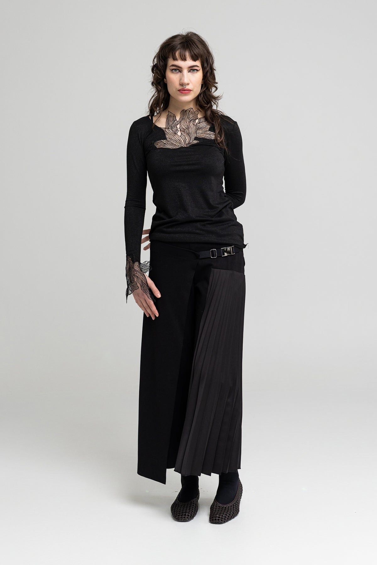 asymmetric leg culottes with buckle closing artista budapest