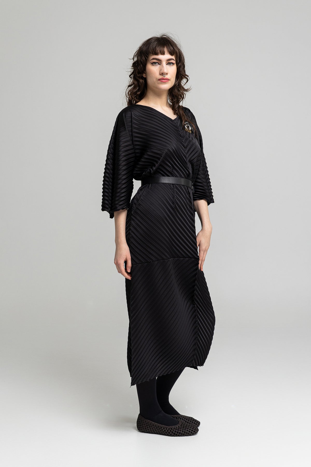 3/4 long wide sleeves pleated maxi dress artista budapest