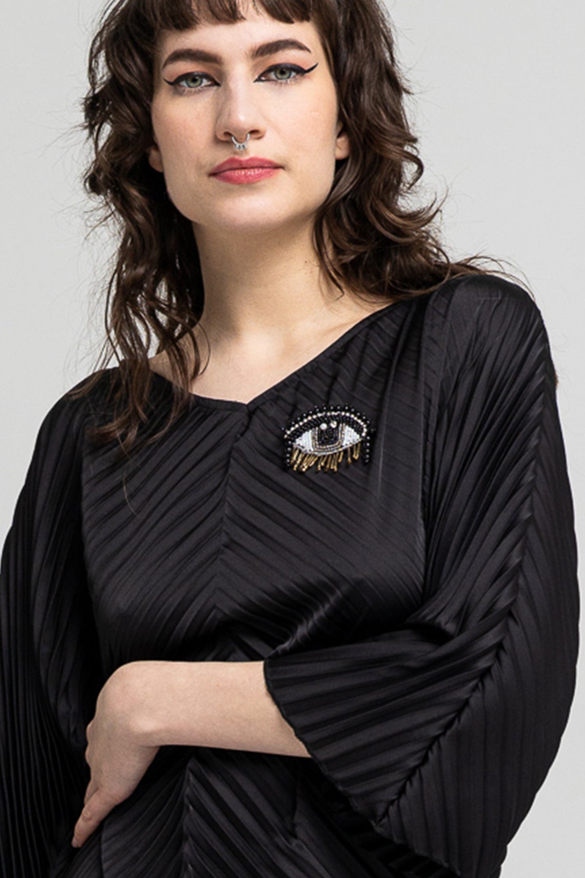 wide v-neckline fully pleated mini dress artista budapest
