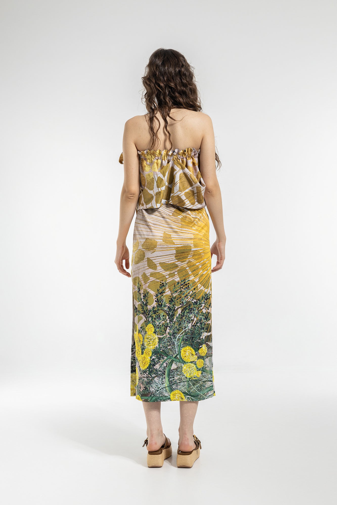 ruffled top cold shoulder design