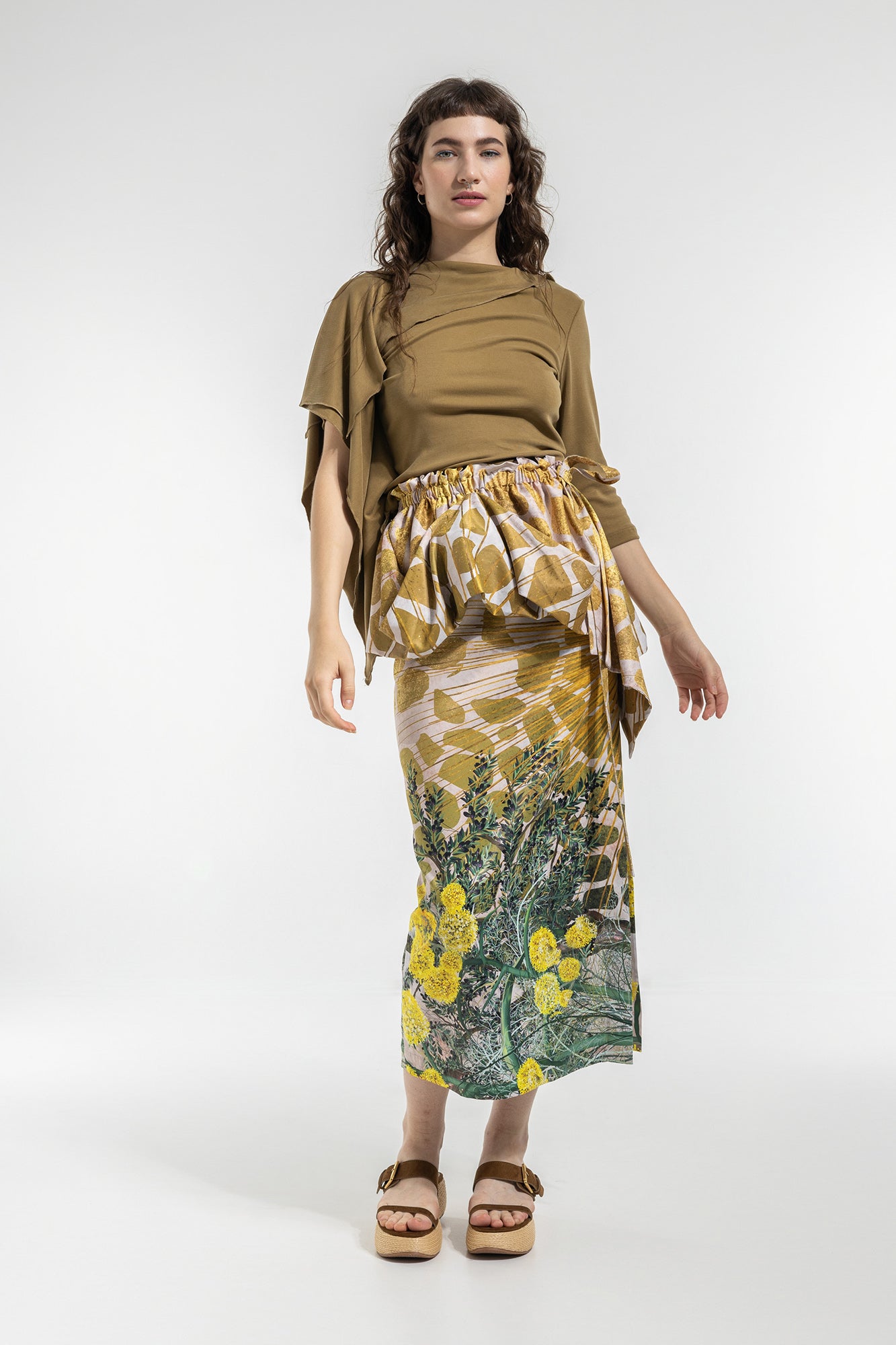 asymmetric sleeves top