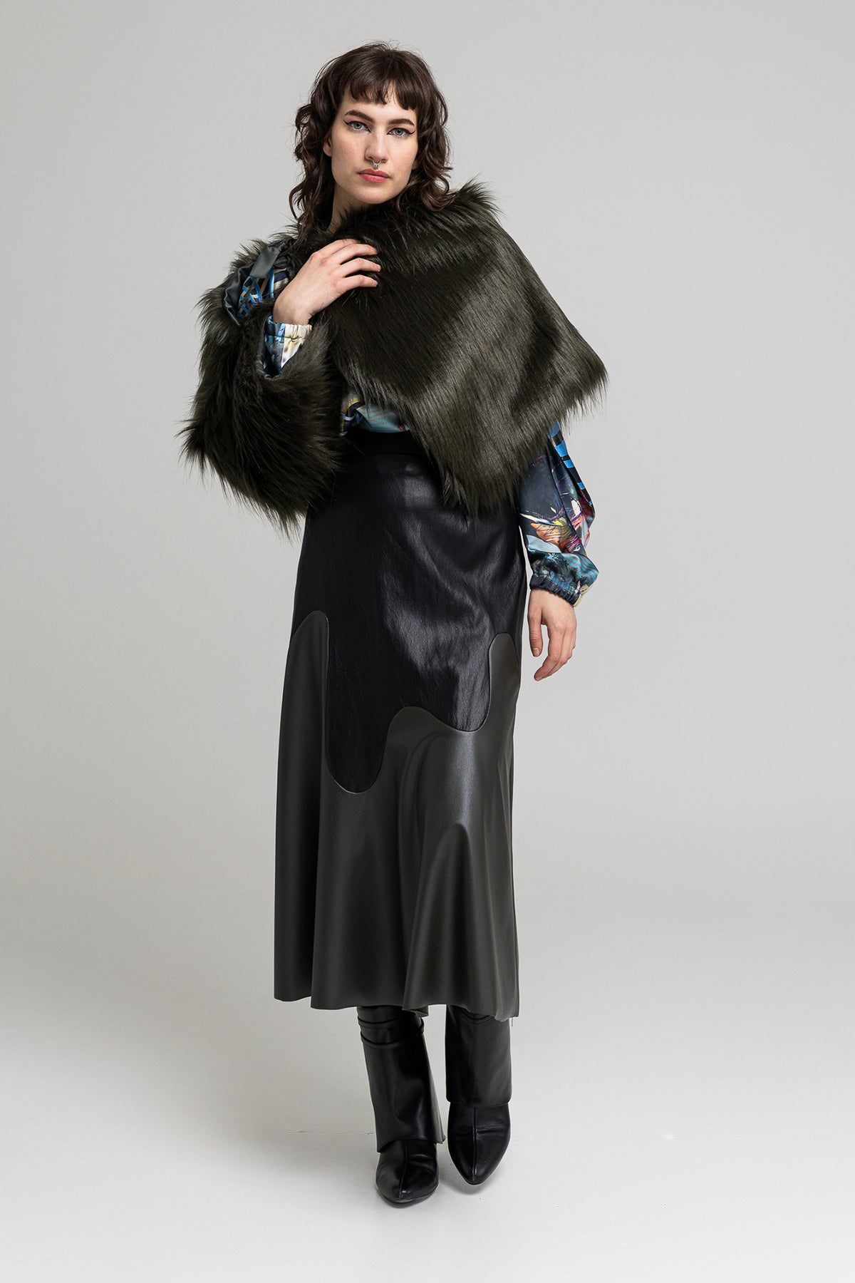 fully lined eco-fur cape artista budapest
