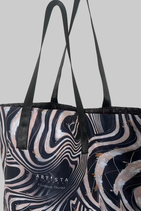 THIA TOTE Bag