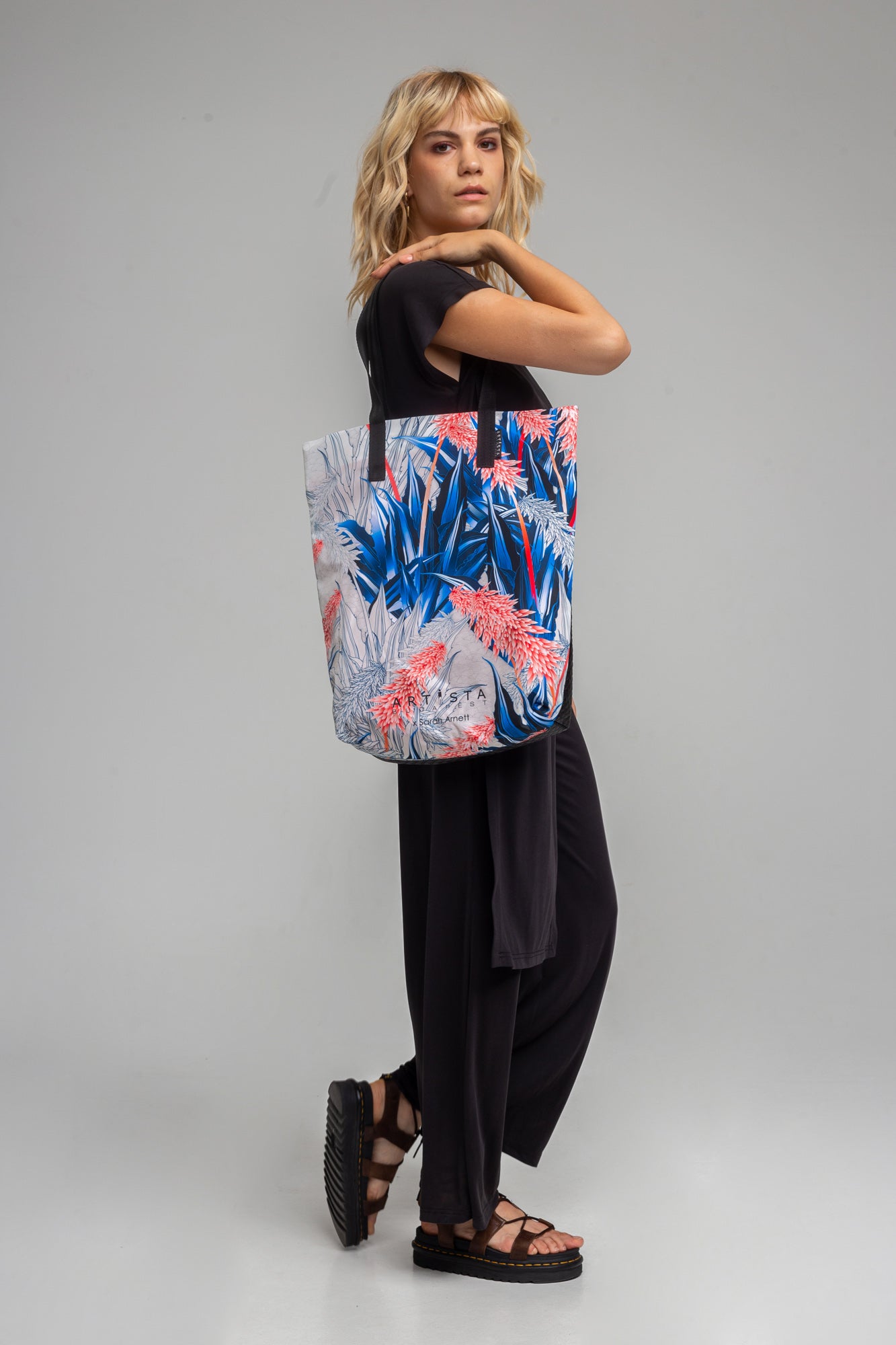 FREYA II. printed tote bag