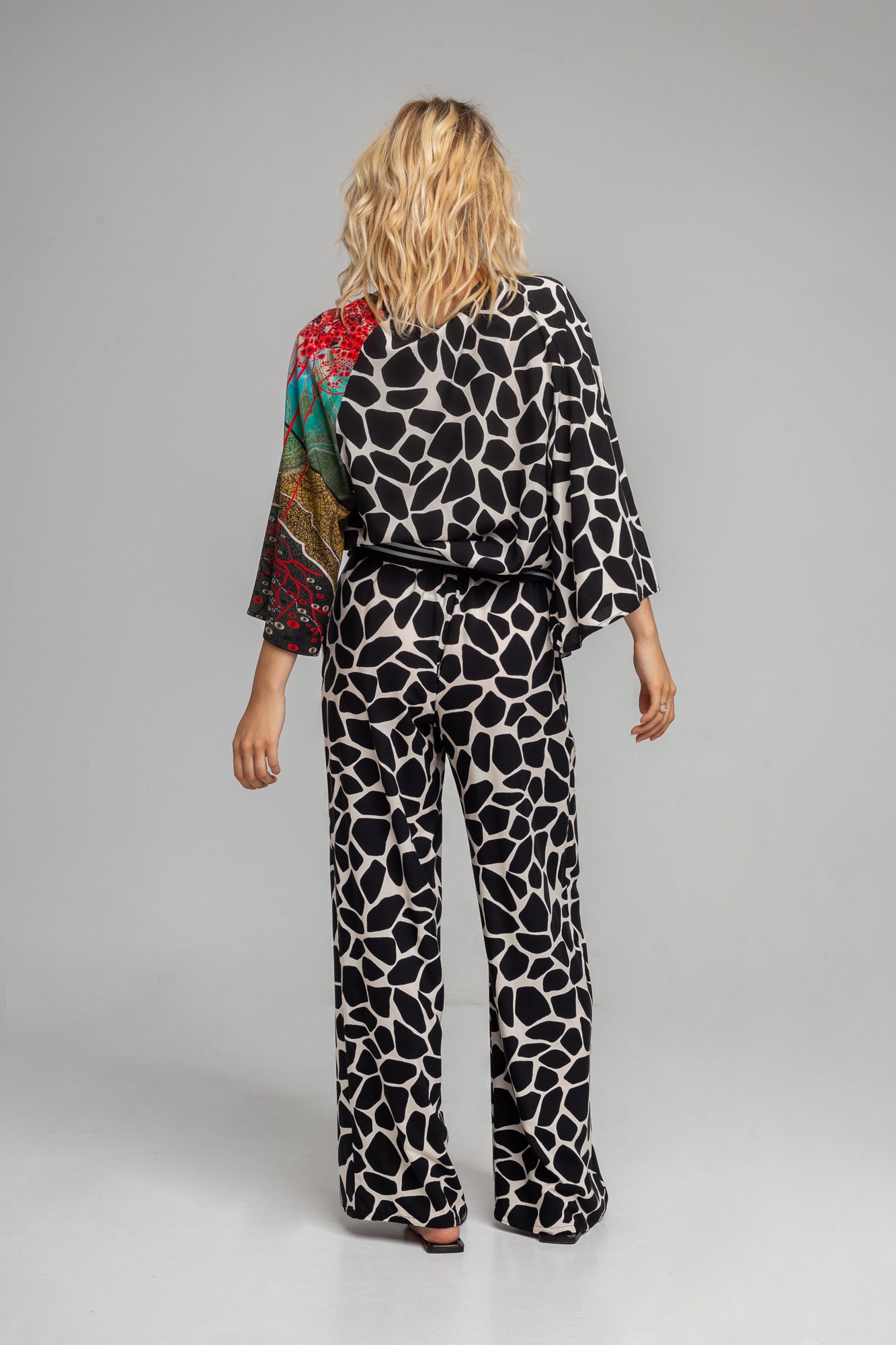 palazzo leg pants with elasticated waist artista budapest