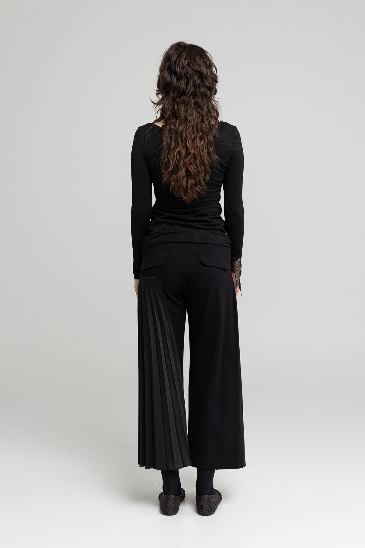 slim-fit top medium length artista budapest
