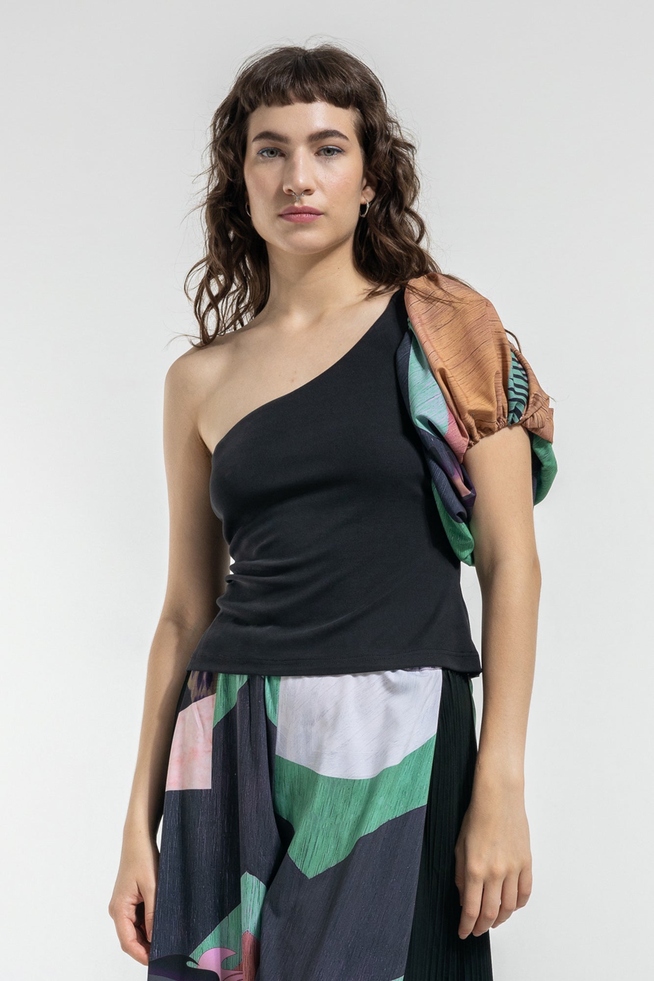 One Shoulder Top asymmetric neckline