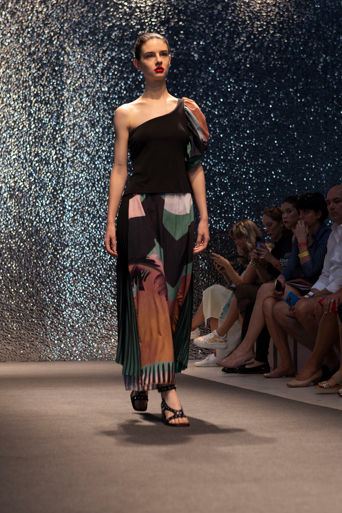 Ivy Shape One Shoulder Top at BCEFW