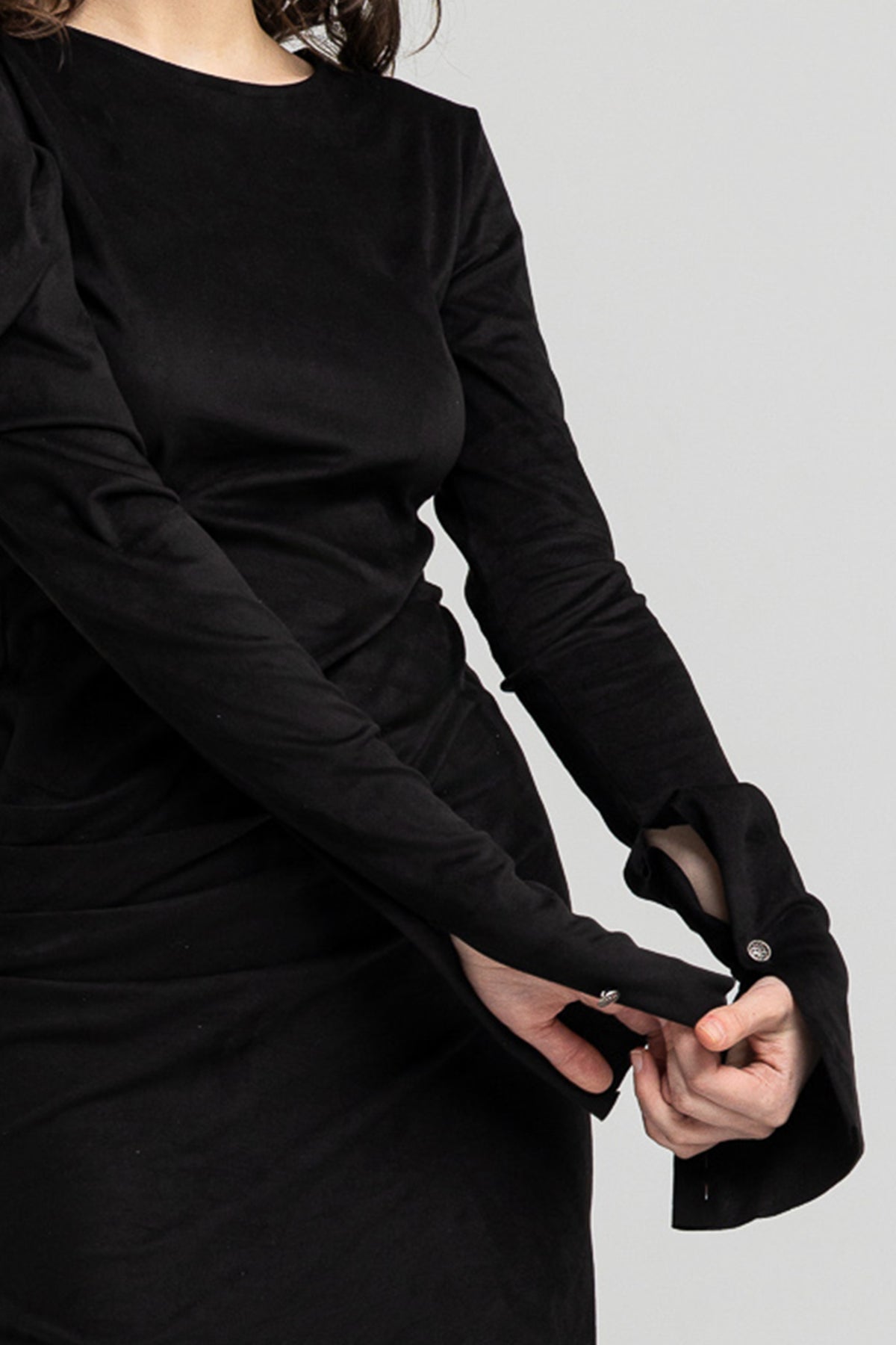 slightly elastic midi dress with elongated buttoned cuffs artista budapest