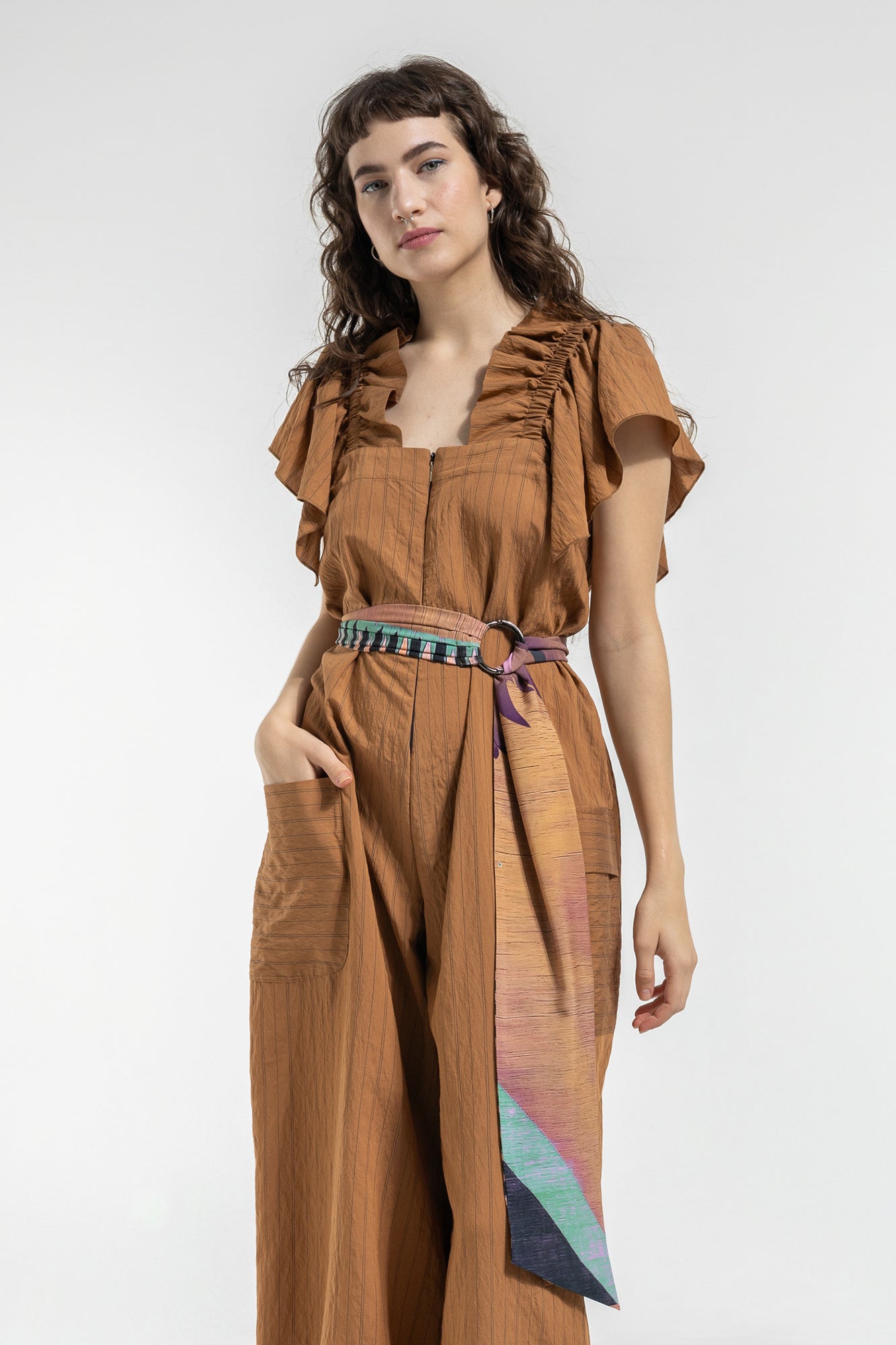 wide leg jumpsuit front zipping closure