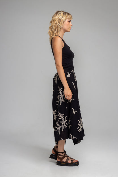 NANA black wide-legged culottes