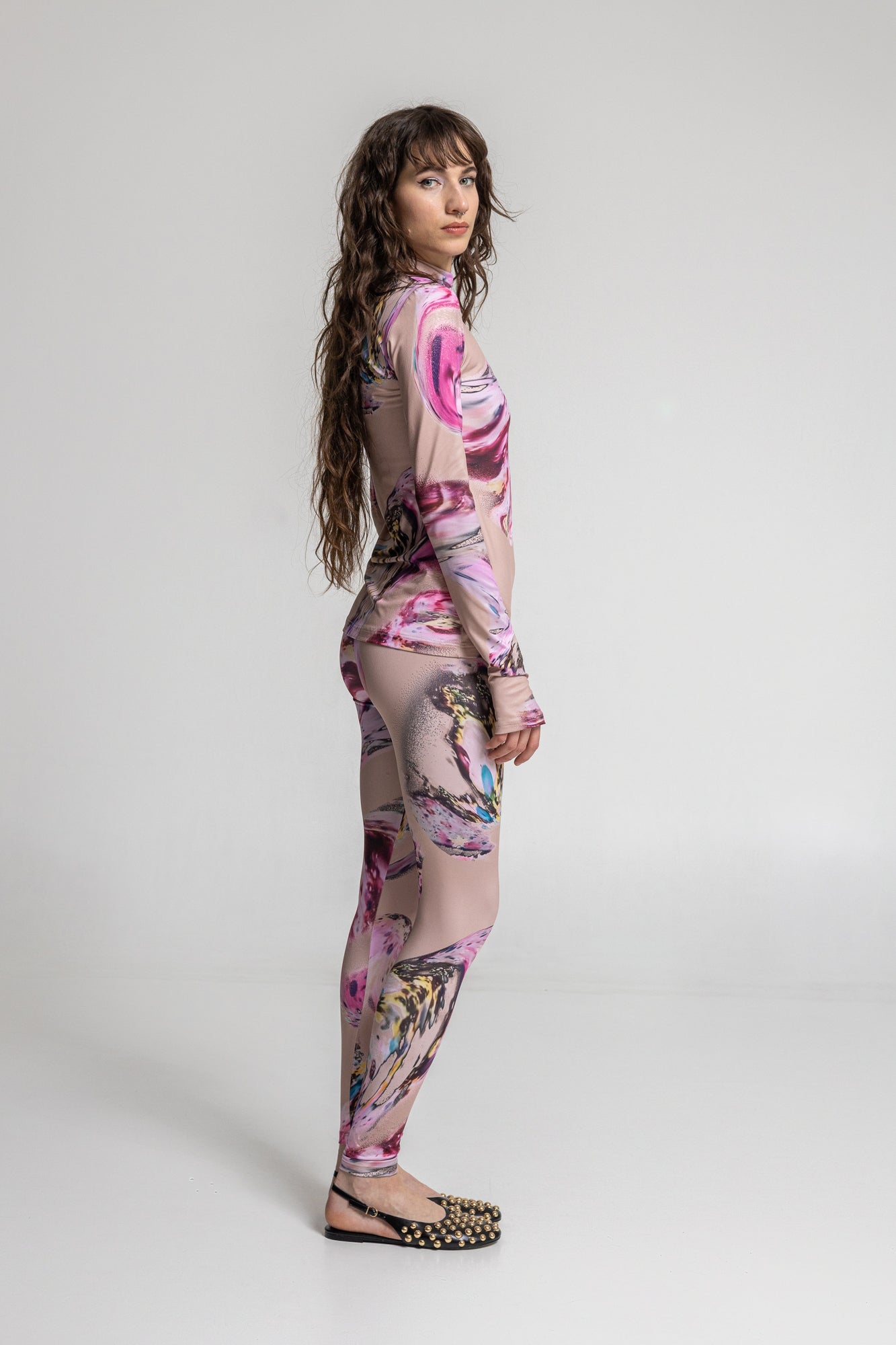 printed top with long thumbhole cuffs