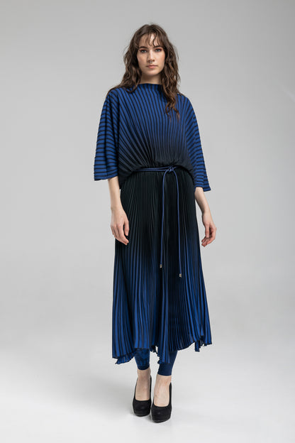 Pleated midi dress with shiny drawstring on waist