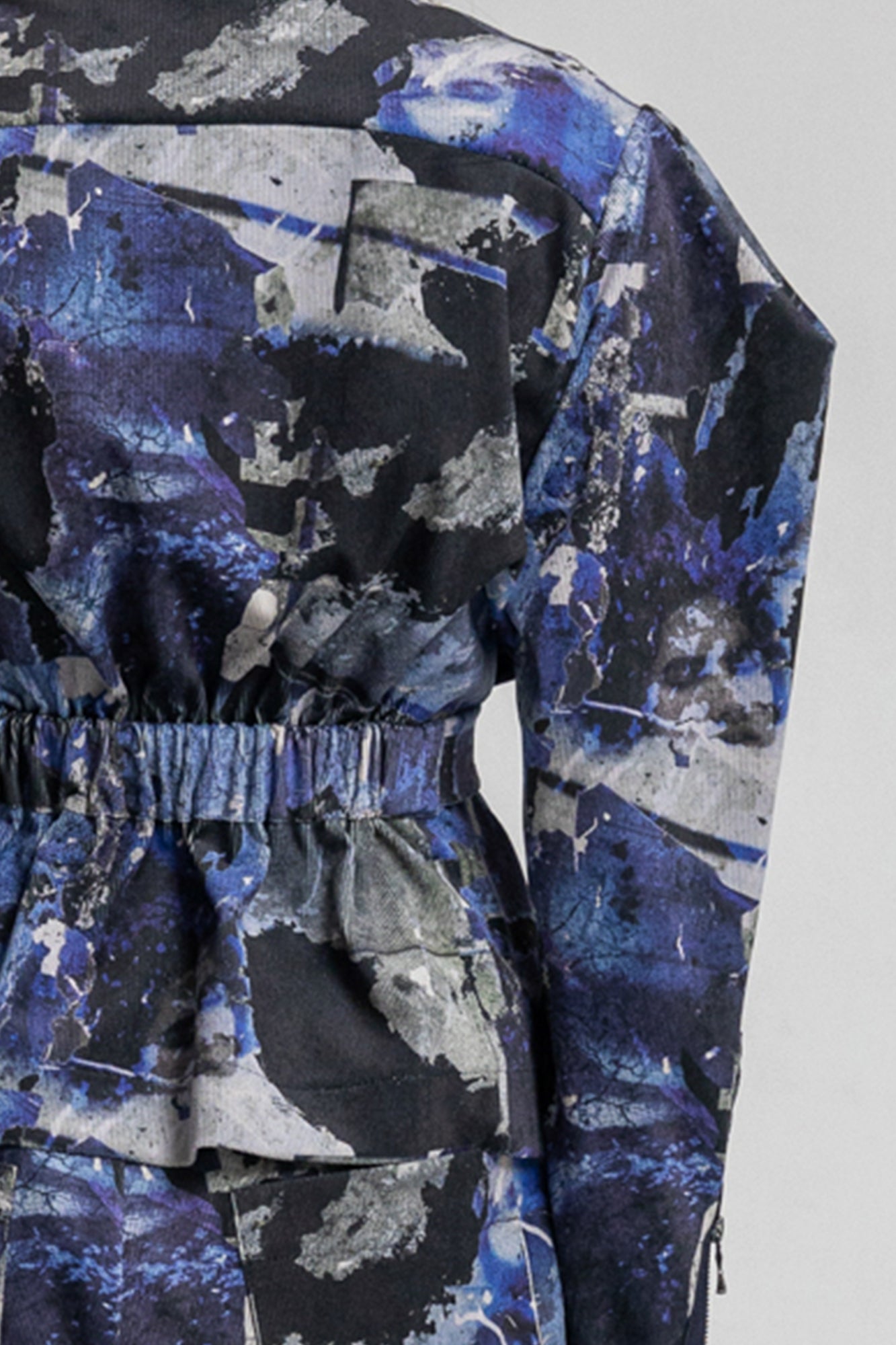 elastic unique printed shirt jacket with hidden faces in print design
