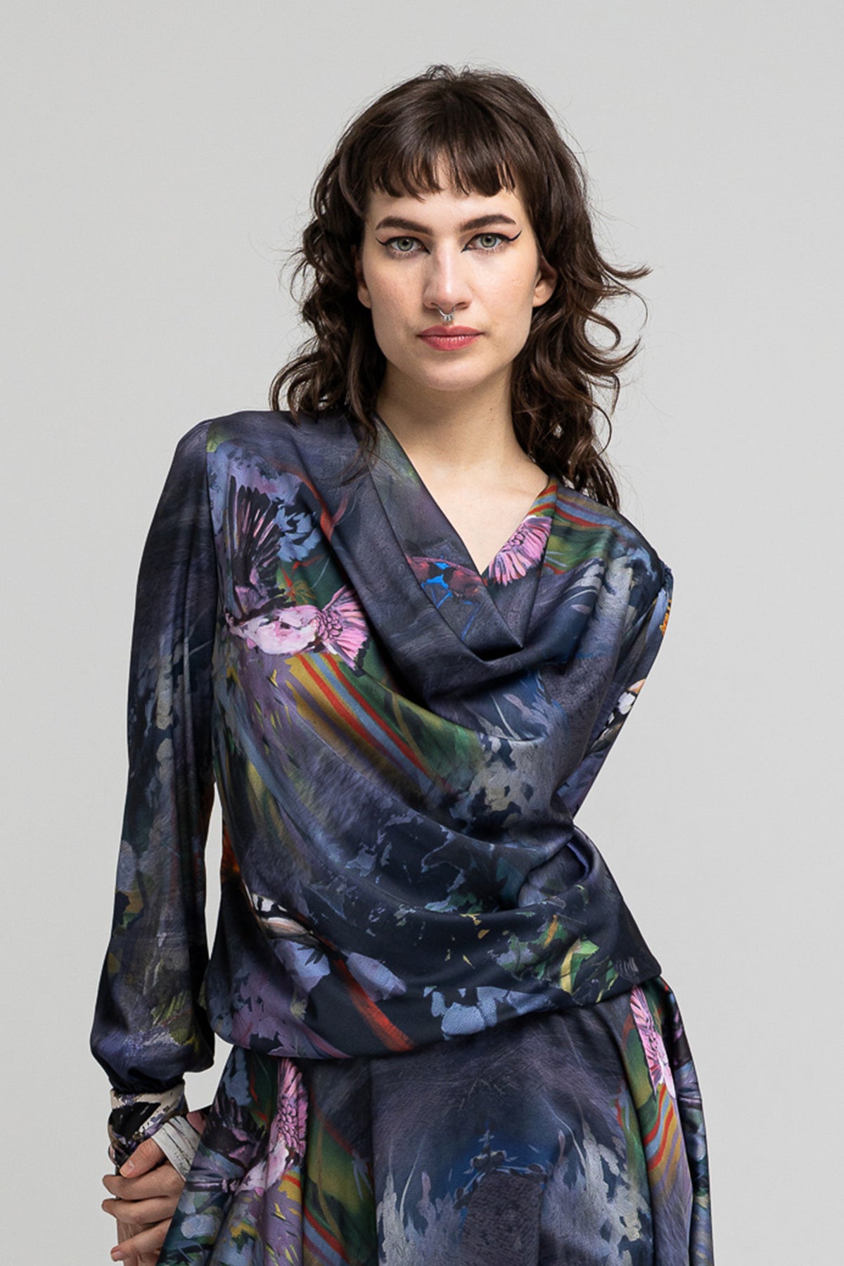 medium lenght printed blouse artista budapest