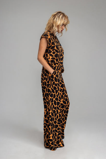 asymmetric cut top from premium viscose fabric artista budapest