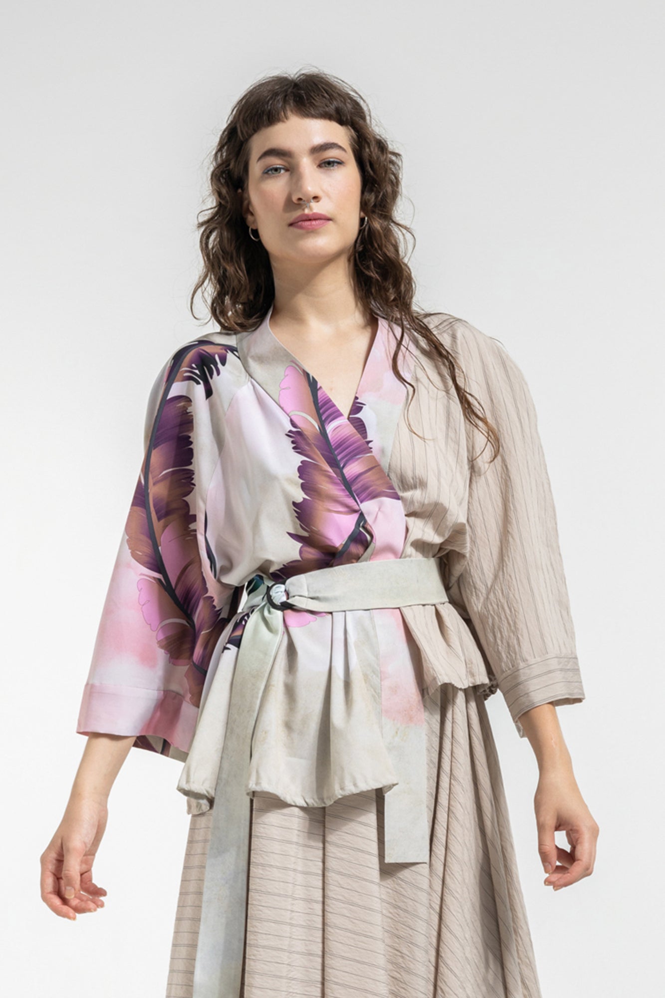 Kimono with asymmetric hemline