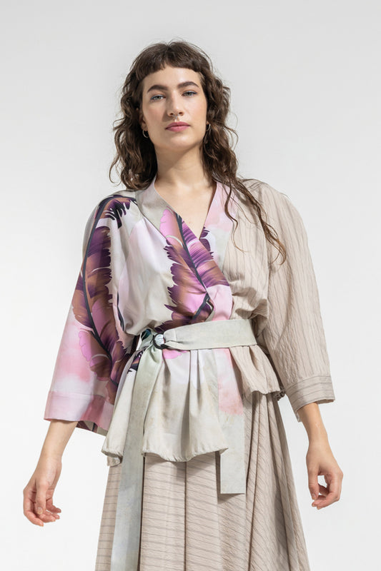 Kimono with asymmetric hemline