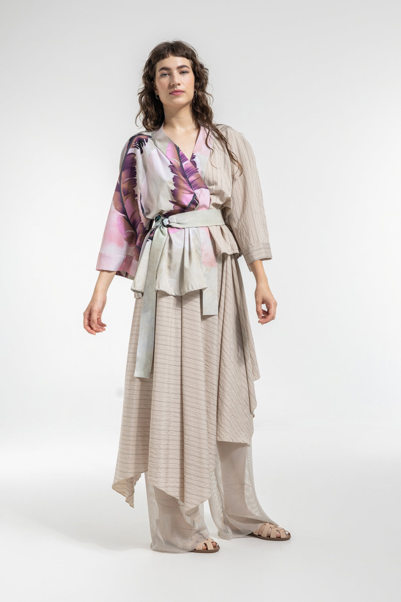 asymmetric feather printed kimono