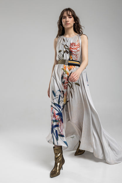 Maxi Dress sleeveless design and asymmetric cut