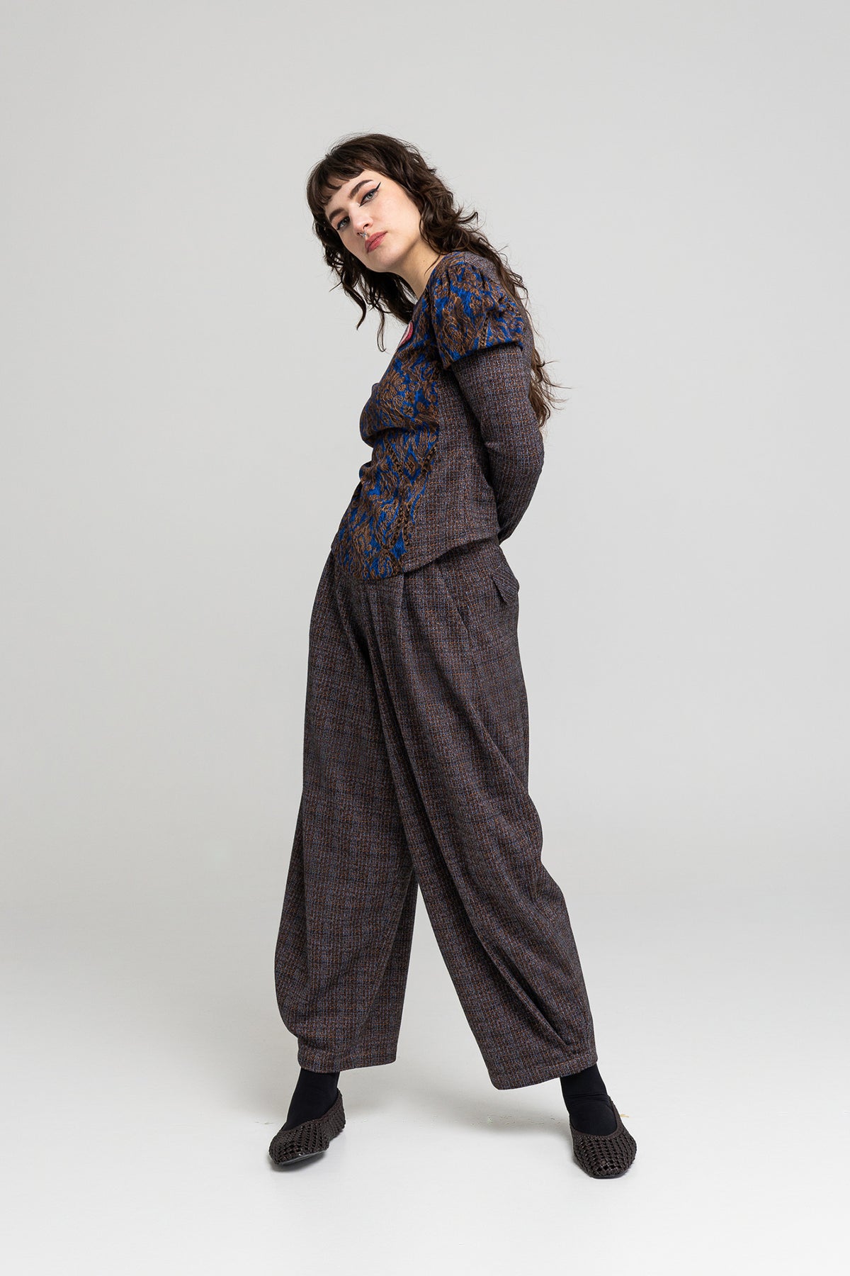 cropped baggy fit pants artista budapest