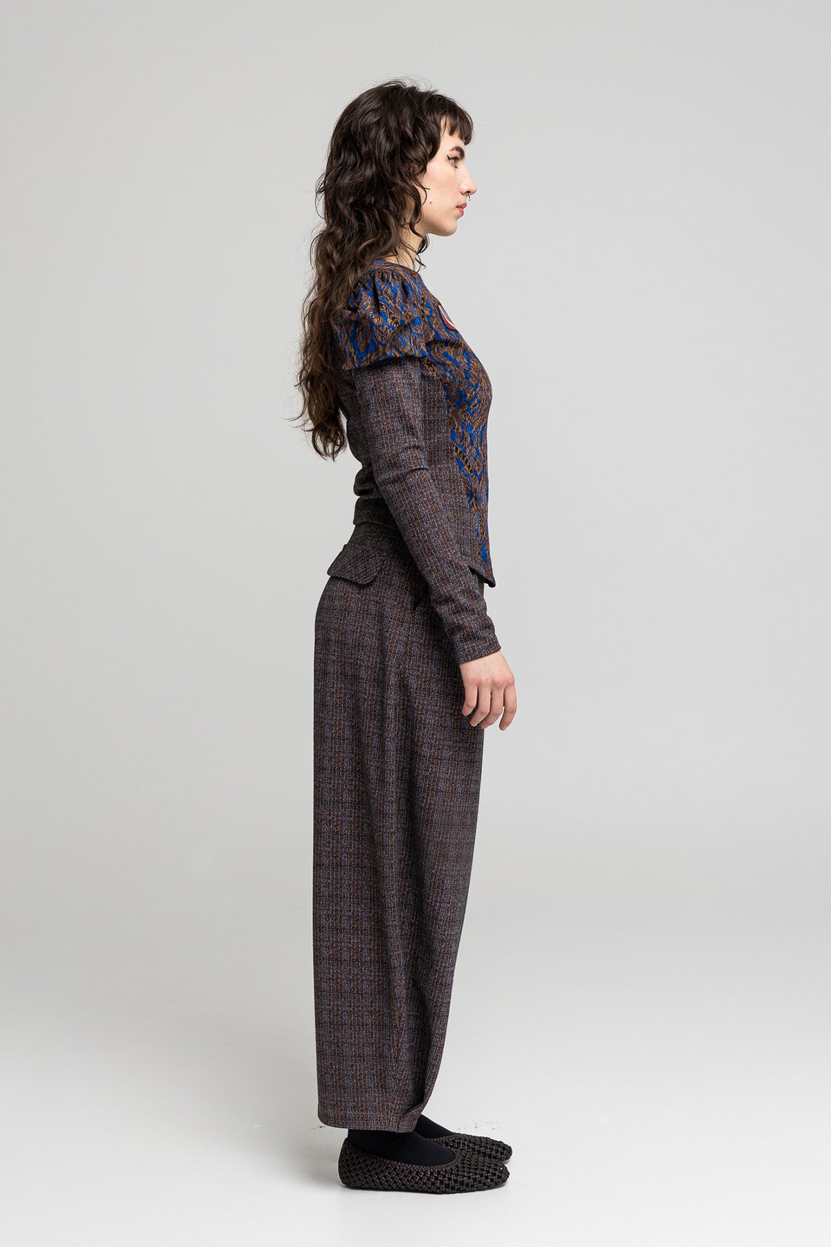 long puffy sleeve slightly stretchable viscose top artista budapest