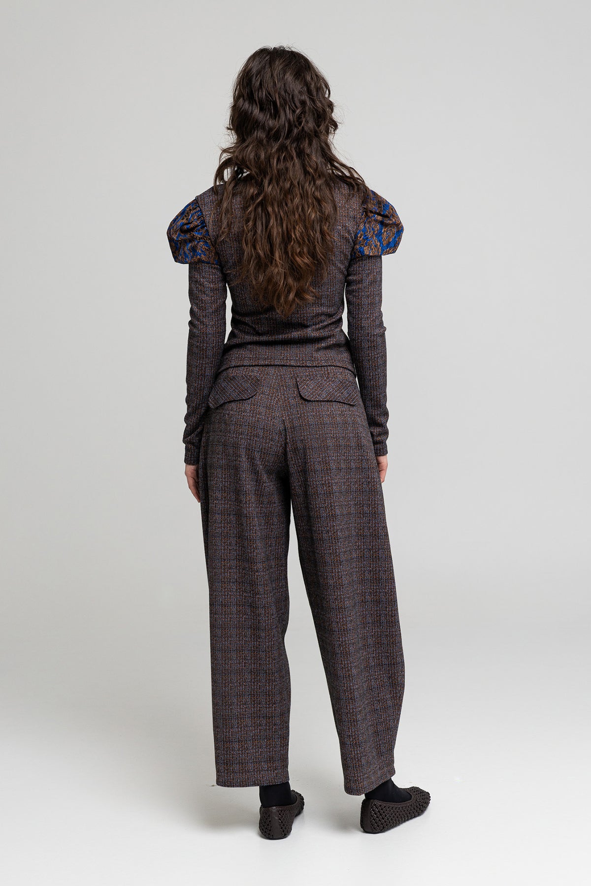 slim fit long puffy sleeve top artista budapest