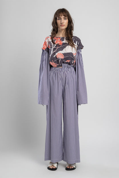 long sleeve crop top with unique print design