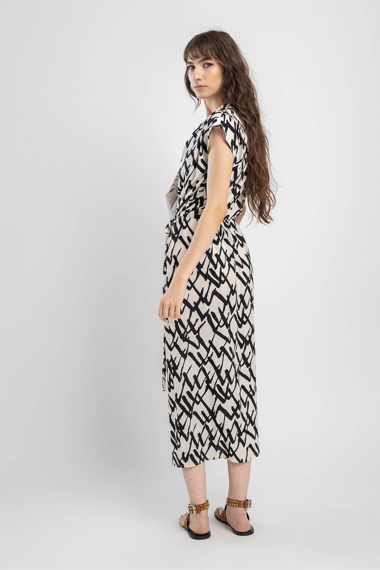 wrap maxi dress easy to wear piece artista budapest