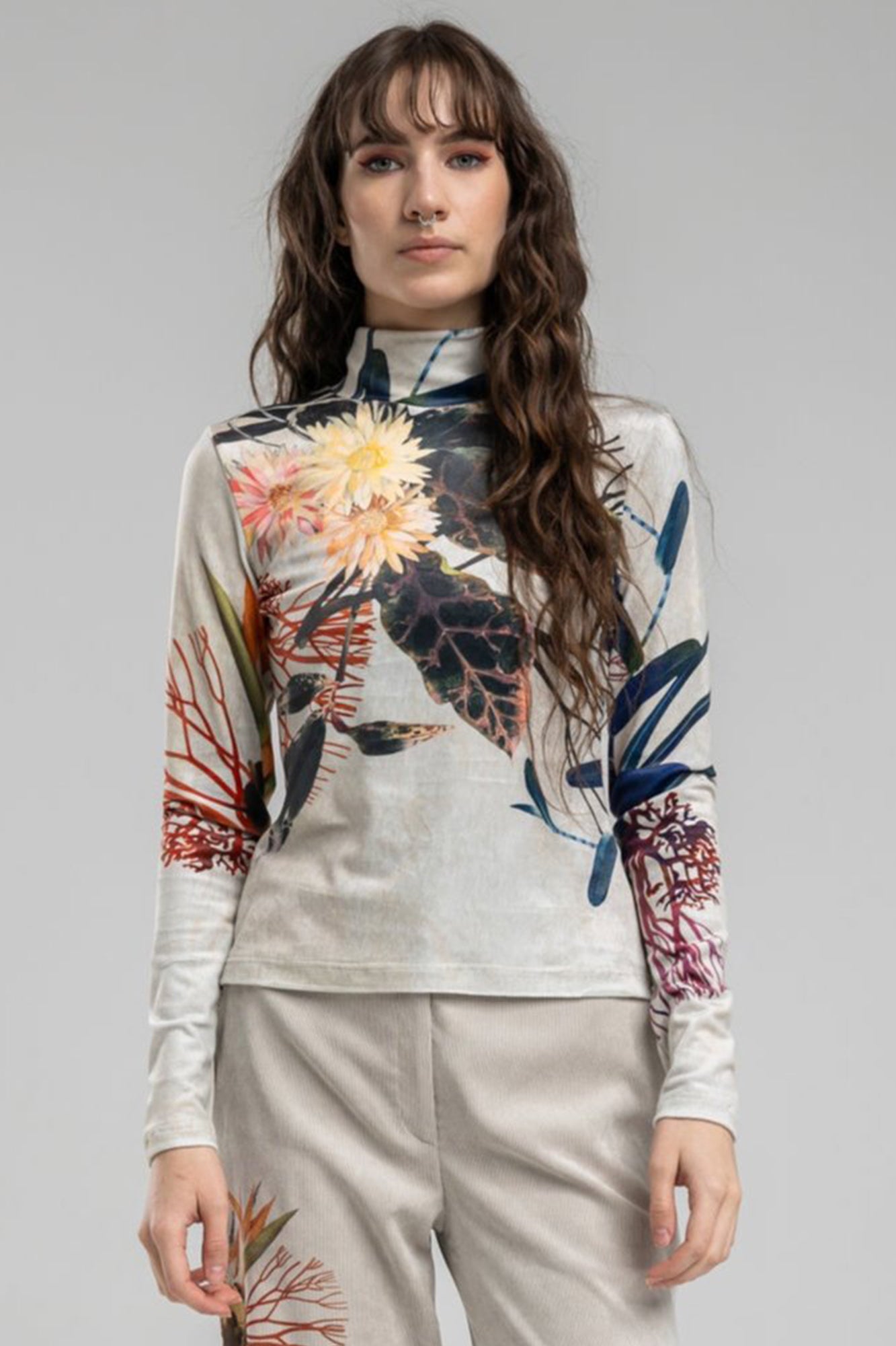 Turtleneck with asymmetric digital floral print