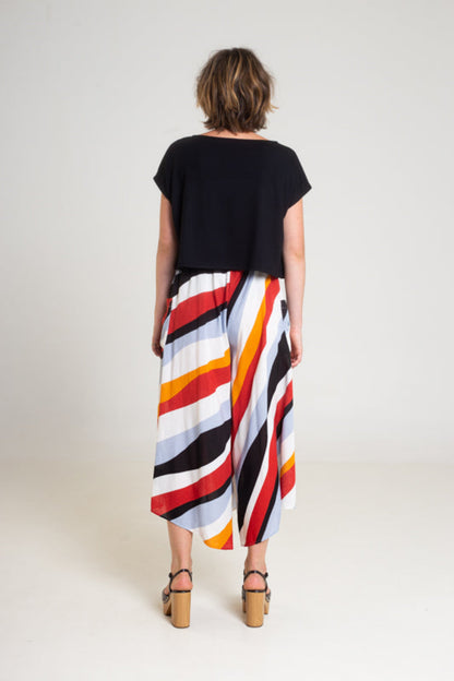 printed crop top with plain black back artista budapest