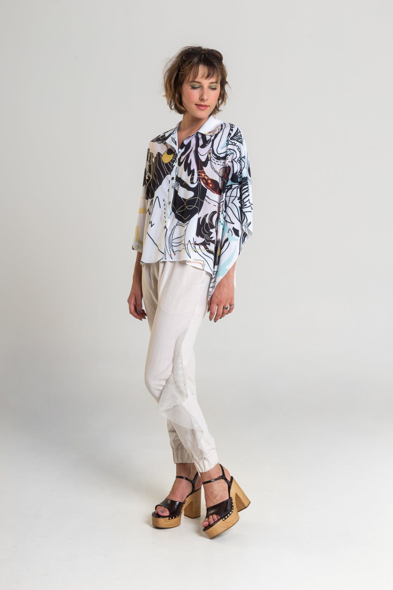 printed loose fitted shirt with button down closure artista budapest