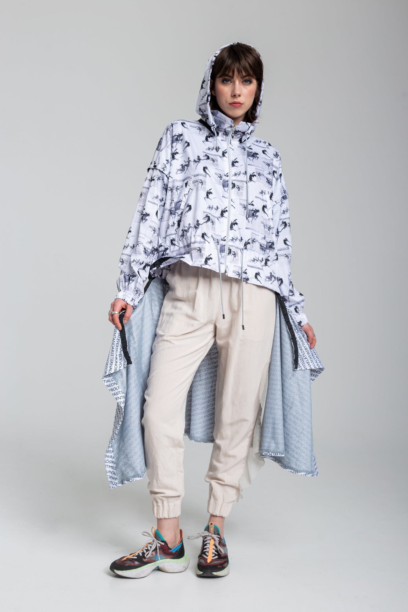 waterresistant jacket with detachable skirt artista budapest